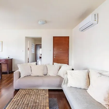 Warm In The Heart Of The Center - Balcony & View * نيقوسيا