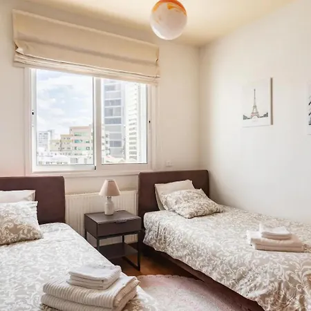 Warm In The Heart Of The Center - Balcony & View 아파트