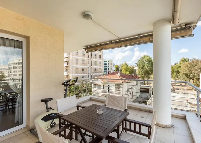 Warm In The Heart Of The Center - Balcony & View * Nicosia