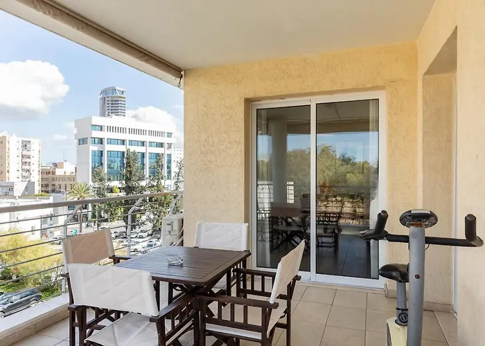 Warm In The Heart Of The Center - Balcony & View Nicosia