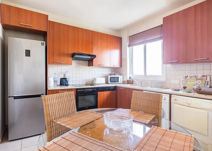 Warm In The Heart Of The Center - Balcony & View *