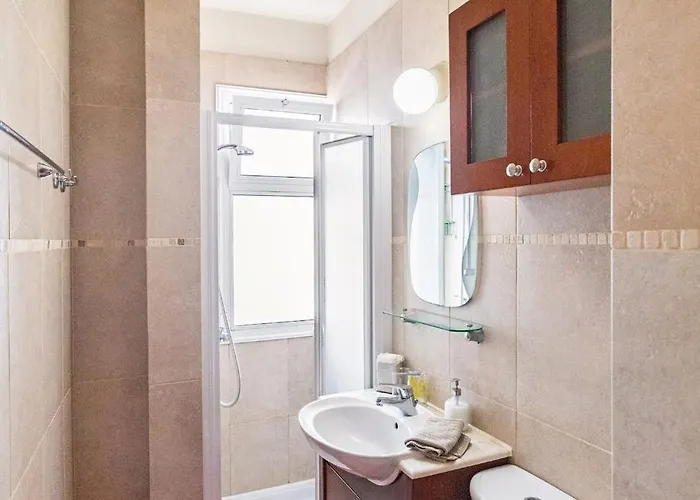 Warm In The Heart Of The Center - Balcony & View *