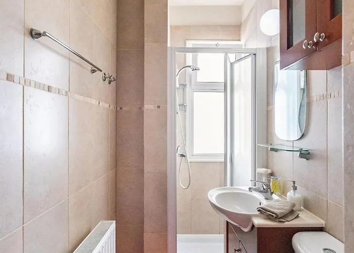 Warm In The Heart Of The Center - Balcony & View *