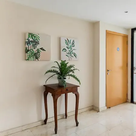 Warm In The Heart Of The Center - Balcony & View * Nicósia